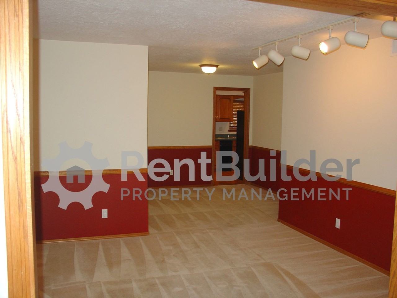 7617 Union St Ne - Photo 3 of 24