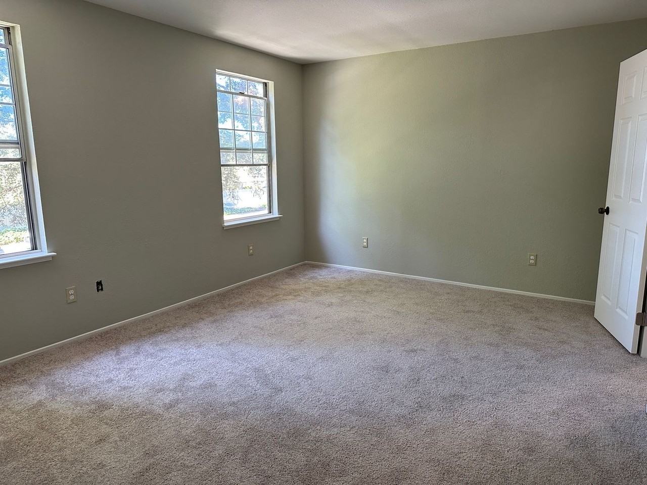 4137 Blackford Cir - Photo 6 of 10