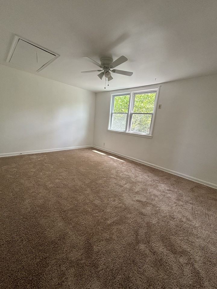 221 Birch Ave - Photo 3 of 8