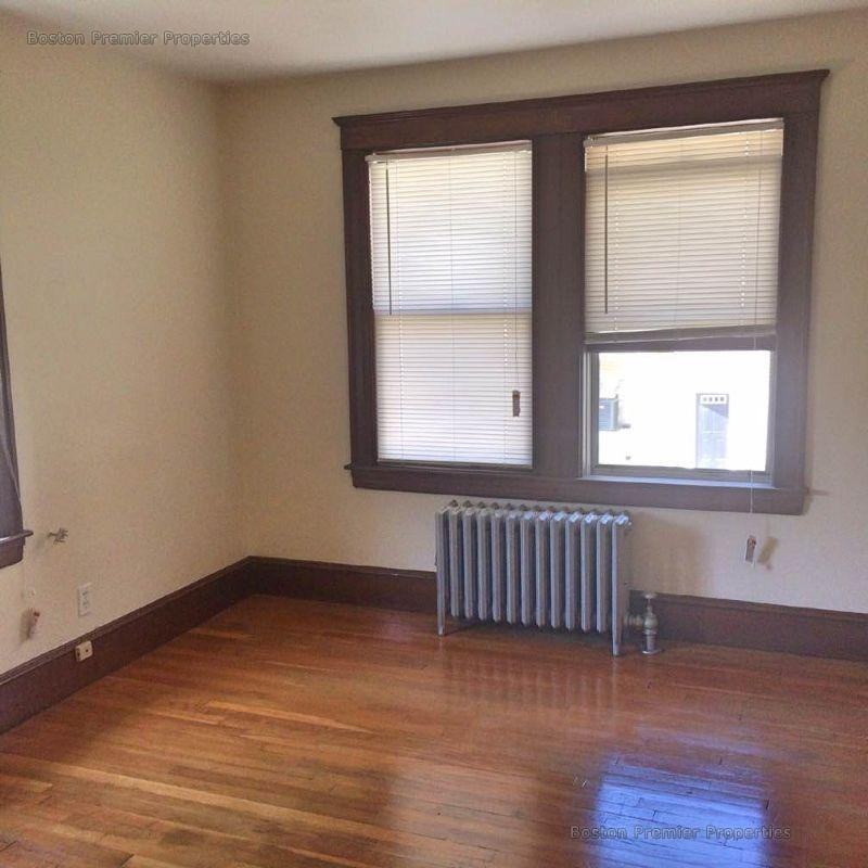 Smith St #2L - Photo 3 of 4