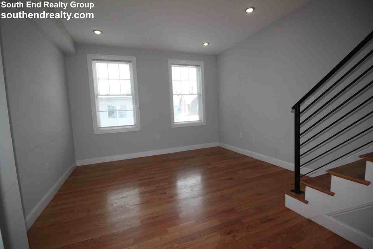 108 Main St - Photo 5 of 22