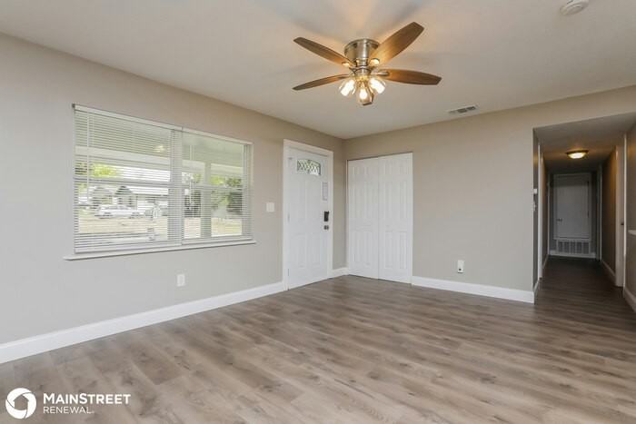 6424 Aladdin Dr - Photo 3 of 16