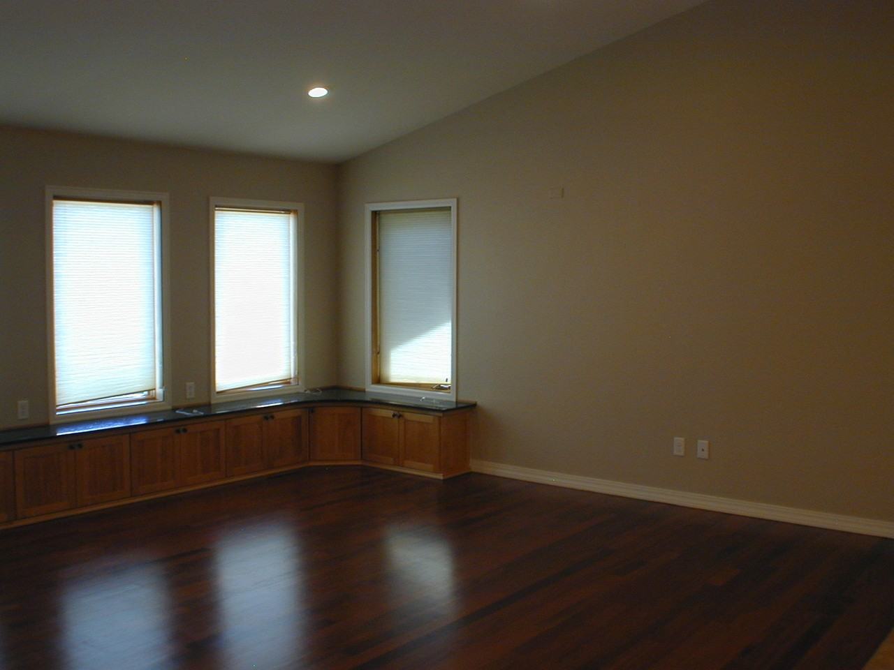 314 Savannah Dr - Photo 3 of 32