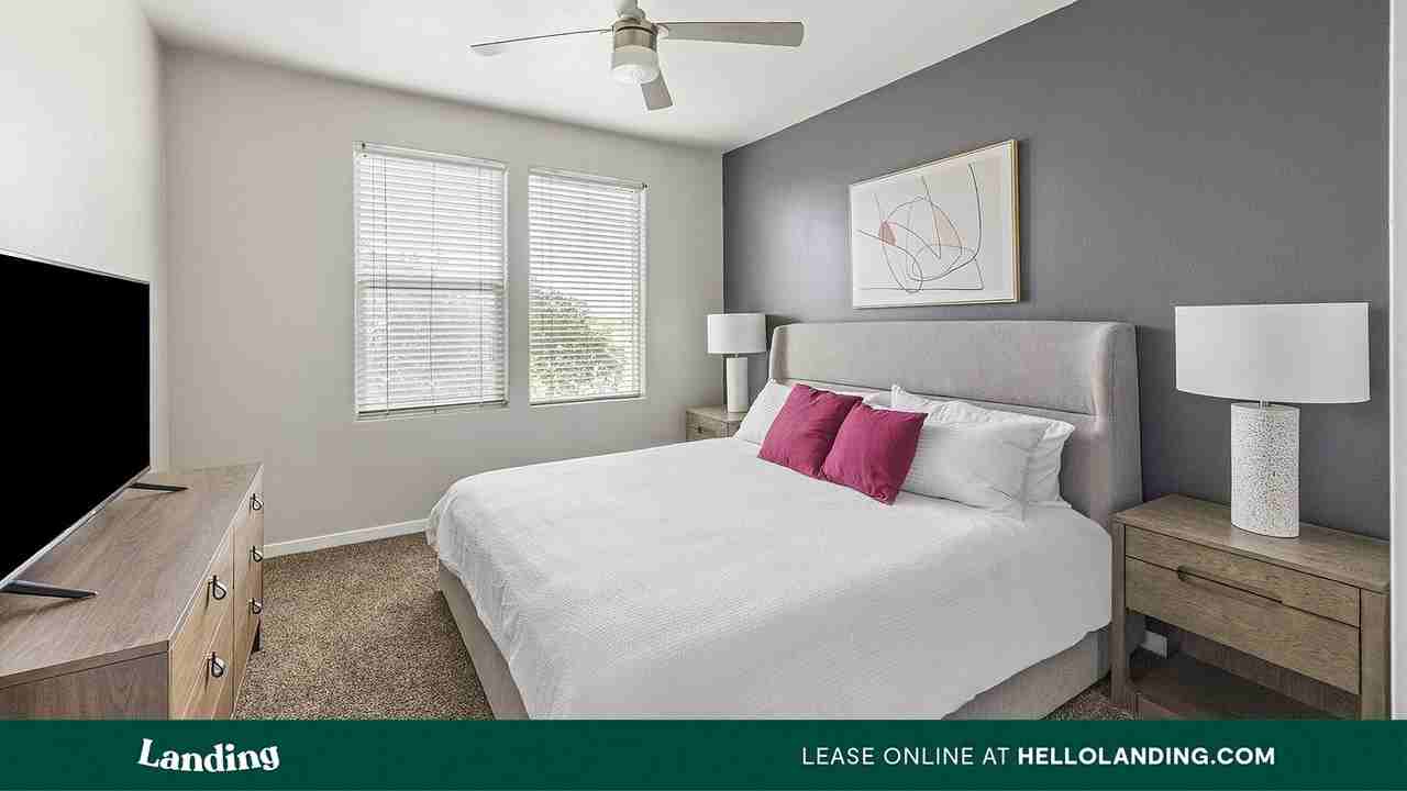 1260 E University Dr - Photo 4 of 50