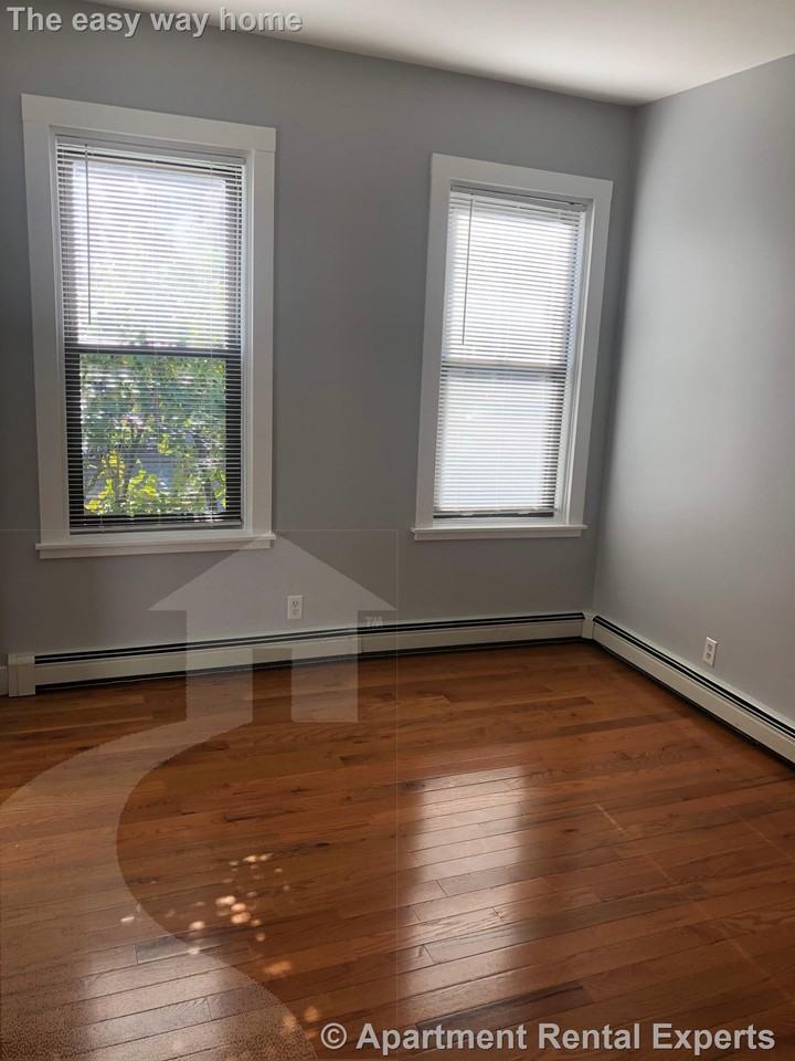 564 Putnam Ave #1R - Photo 7 of 15