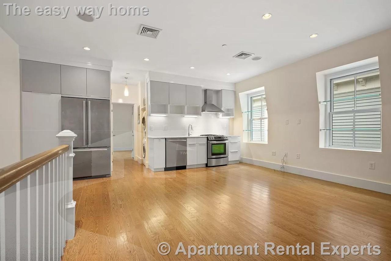 11 Boardman St #2 - Photo 2 of 21