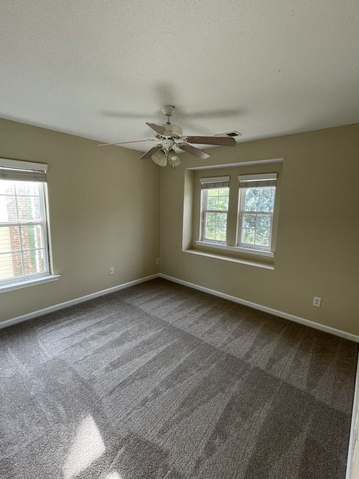 300 Steedmont Dr - Photo 2 of 15