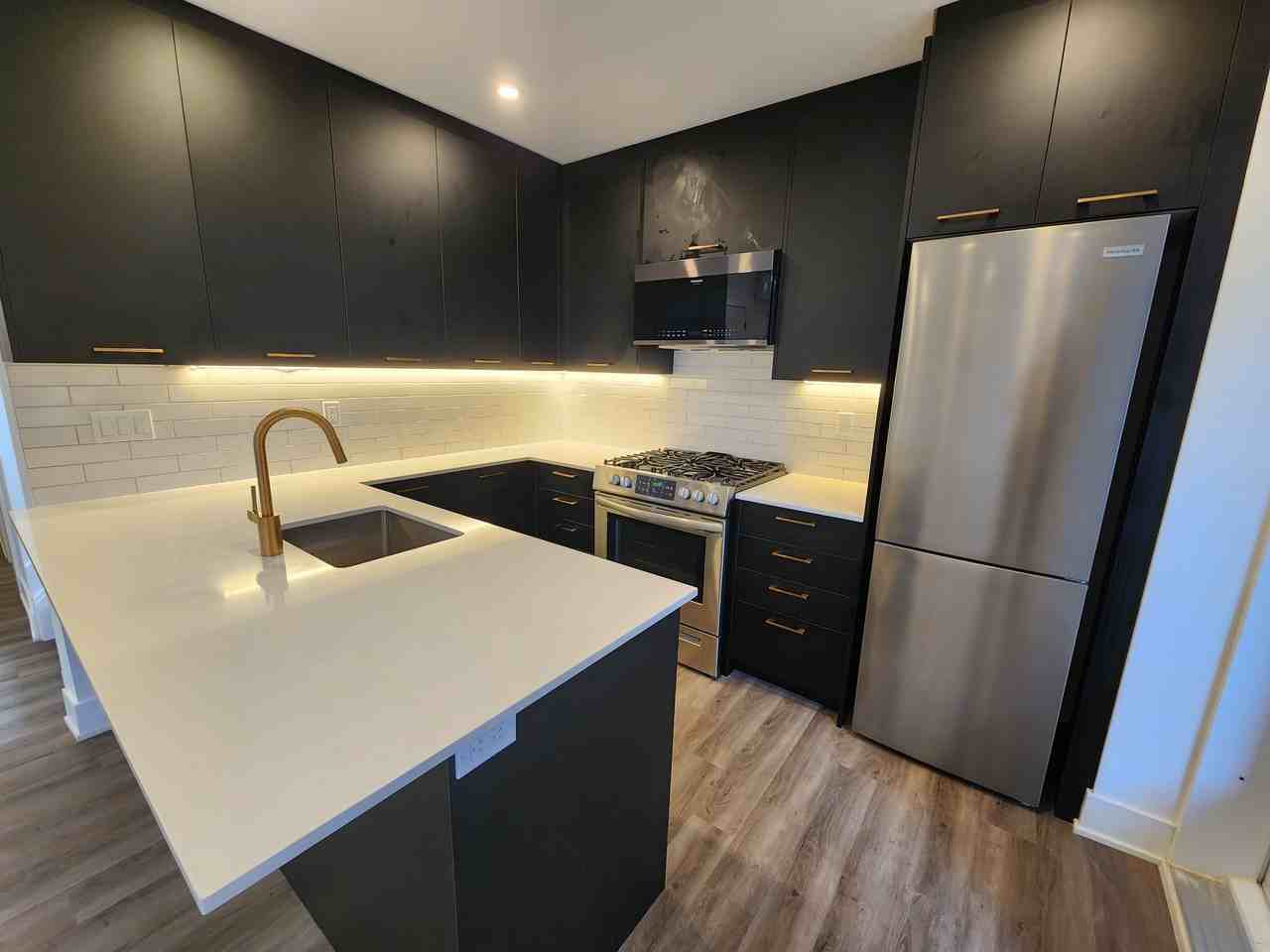 864 Woodroffe Avenue - C - Photo 2 of 11