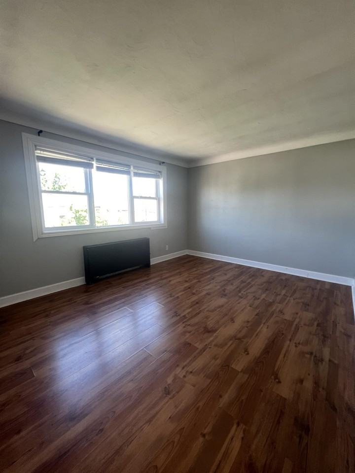 338 Shakespeare Street - 1 - Photo 3 of 10