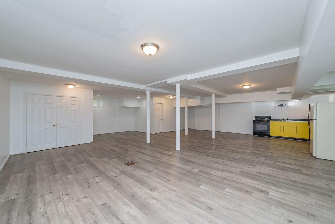 274 SENATOR (3438 Clifton) - Photo 2 of 17