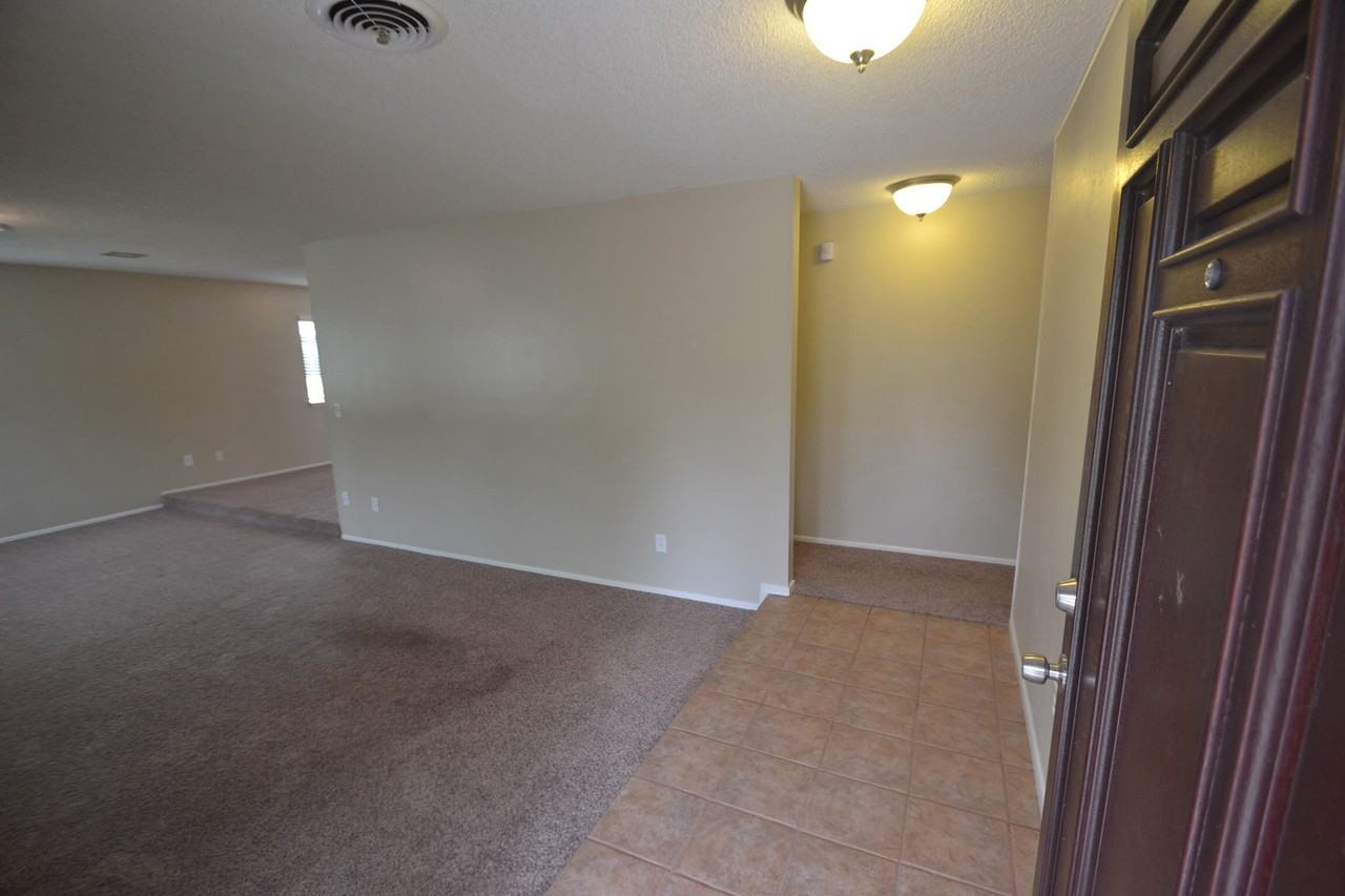 1105 E 42nd St - Photo 3 of 14