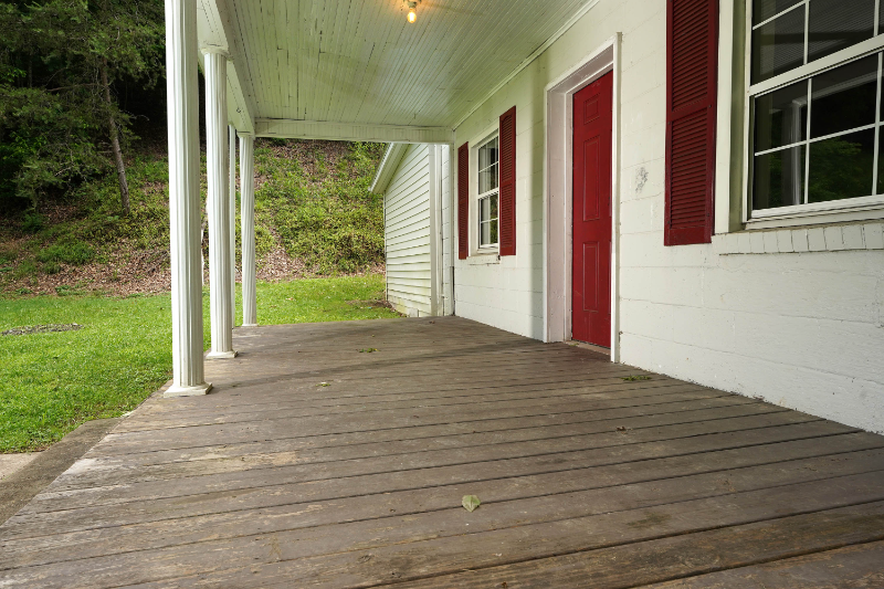 153 Rocky Rd - Photo 3 of 19