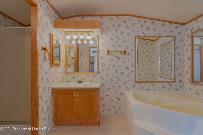 209 2nd Street Southwest - Photo 6 of 12