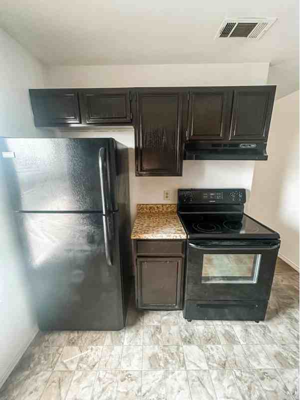 1604 Windward Dr #D - Photo 6 of 17