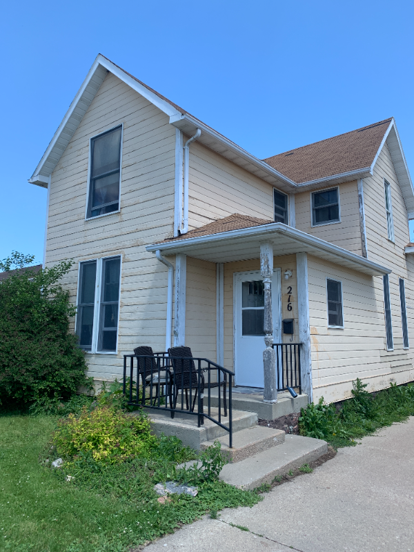 216 S Walts Ave - Photo 2 of 4