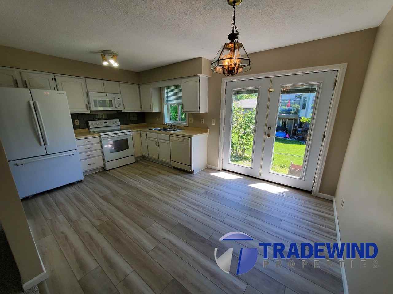 13715 Alabama Avenue - Photo 3 of 26