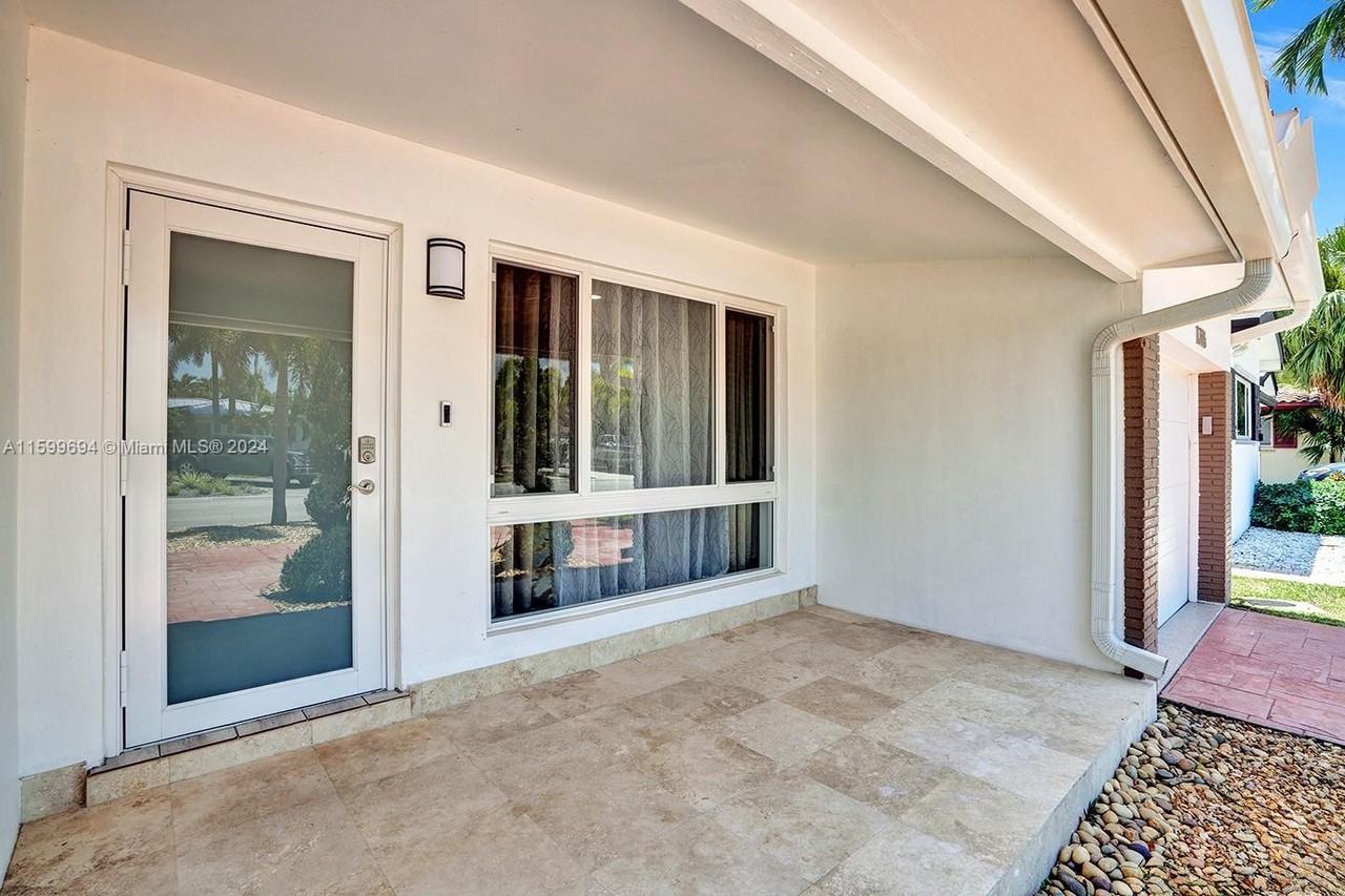 1206 Lincoln St - Photo 6 of 44