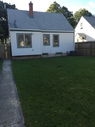 512 S 74th St - Photo 2 of 8