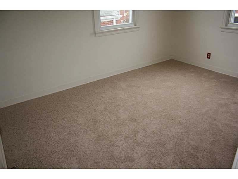 427 Willow St - Photo 2 of 4