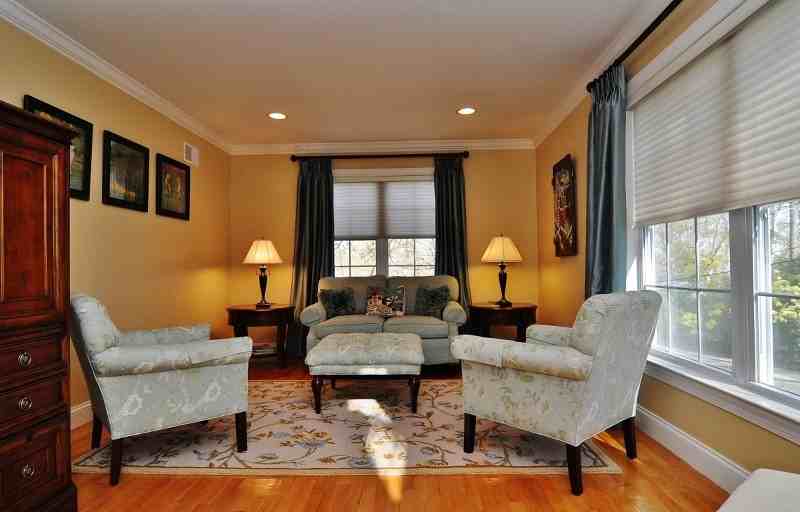 235 Homestead Pl - Photo 3 of 12