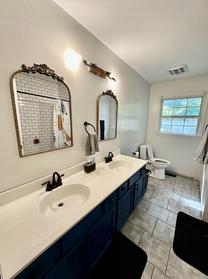 817 Greenbriar Dr #NA - Photo 3 of 15