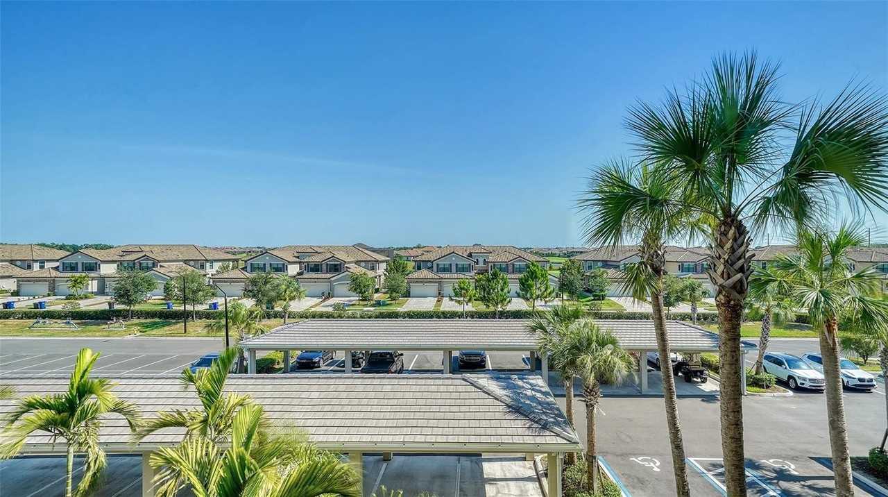 18028 Gawthrop Dr #306 - Photo 4 of 50