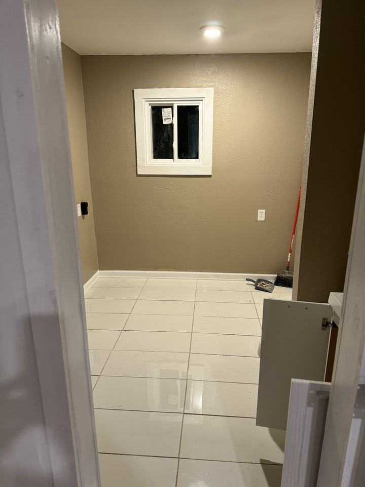 536 Whitley Ln #NA - Photo 6 of 18