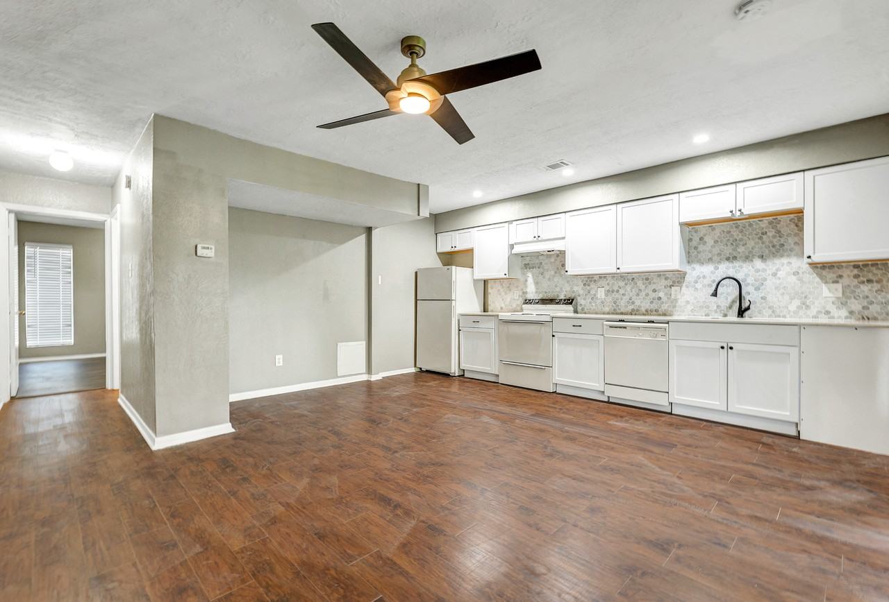 4301 Boyett St #A - Photo 4 of 9
