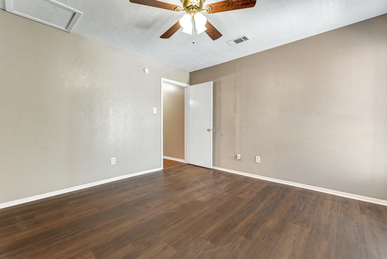 4301 Boyett St #A - Photo 7 of 9