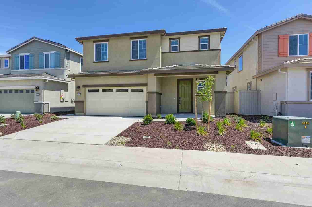 6017 Woodlands Loop - Photo 3 of 43