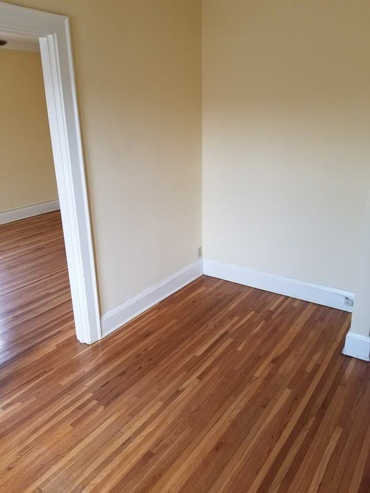 Twin Court Apartments - Photo 6 of 31