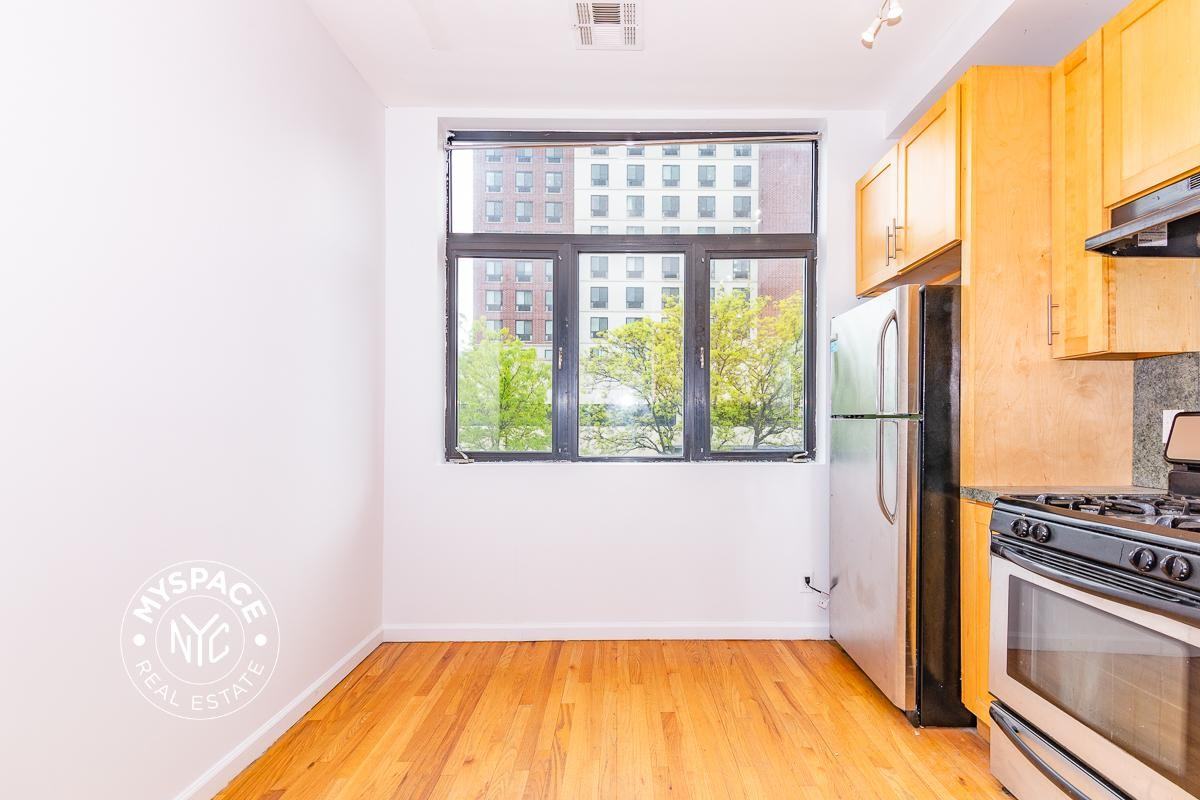 325 Kosciuszko St #1 - Photo 6 of 13