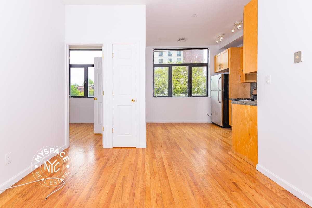 325 Kosciuszko St #1 - Photo 7 of 13