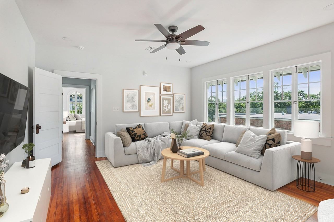 7 Fontainebleau Dr. - Photo 2 of 15