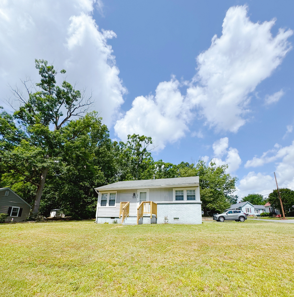 1212 E Willowbrook Dr - Photo 2 of 22