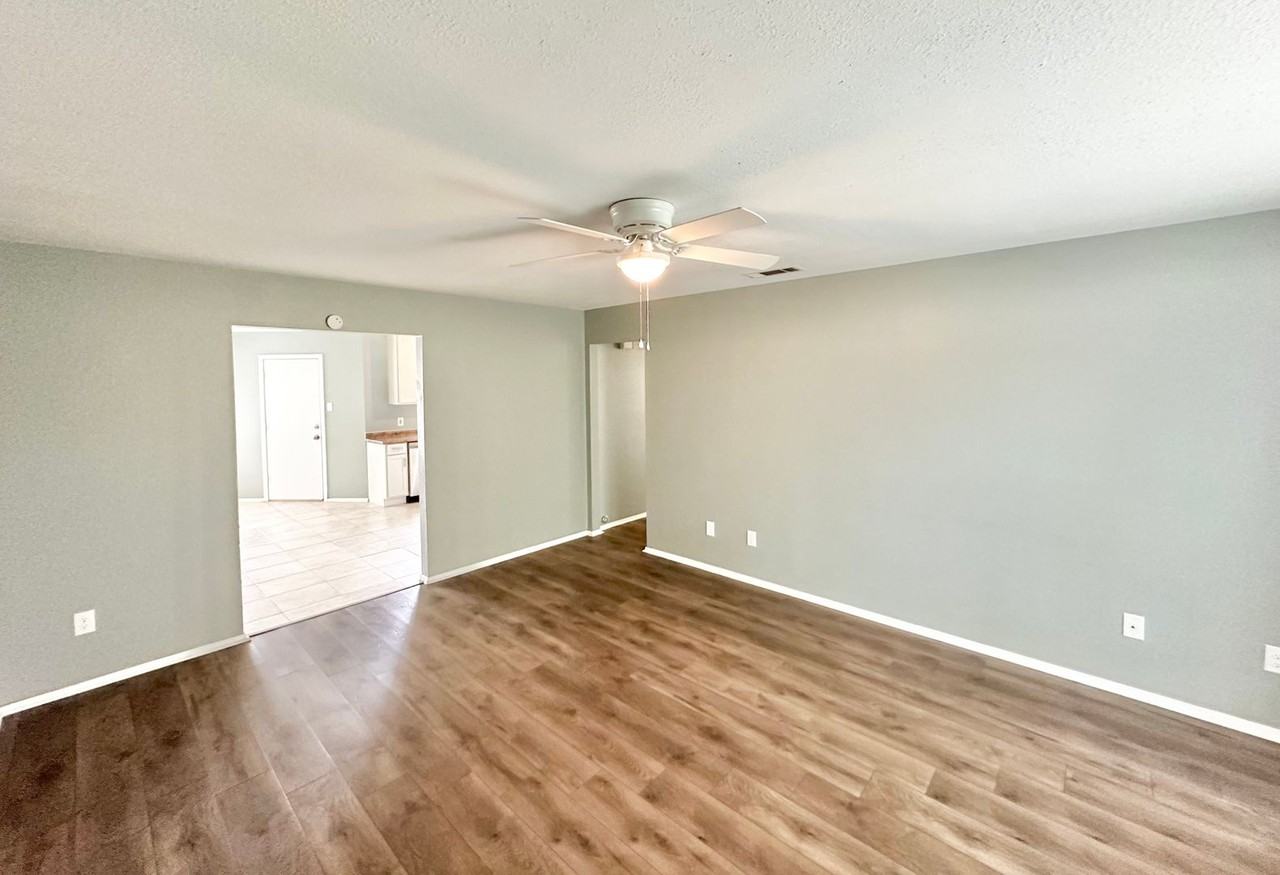 4622 Ronald Dr - Photo 2 of 19