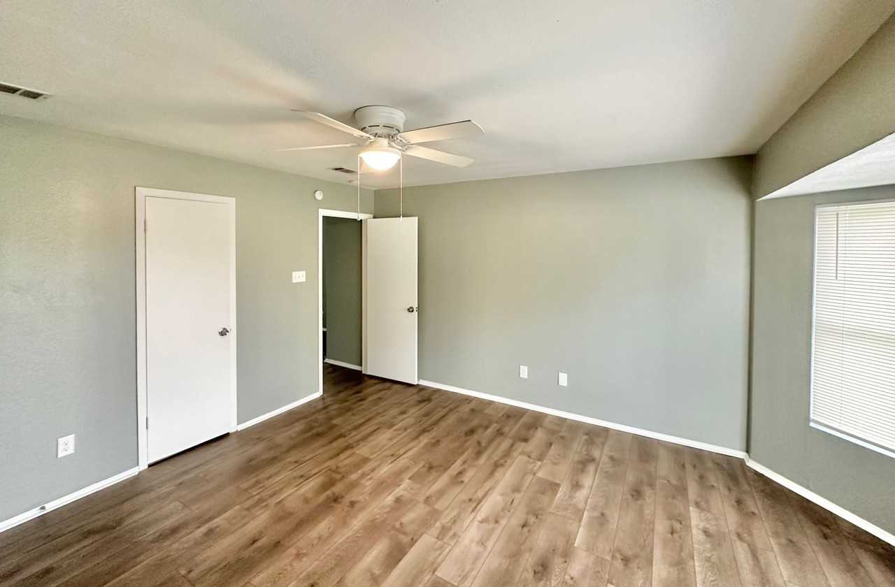 4622 Ronald Dr - Photo 6 of 19