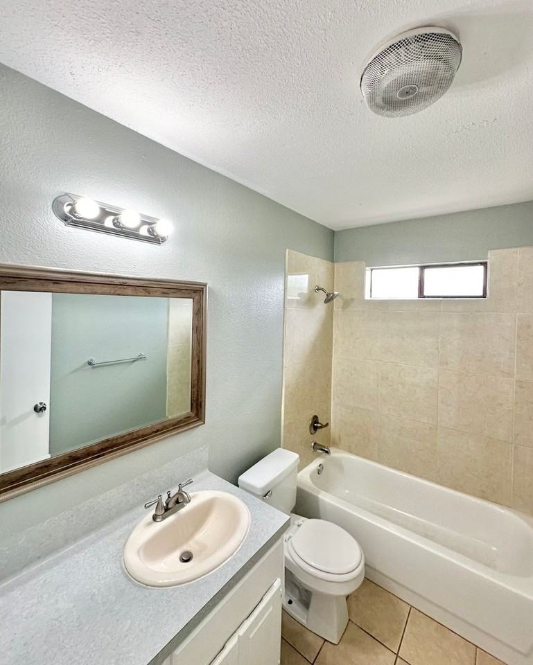 4622 Ronald Dr - Photo 7 of 19