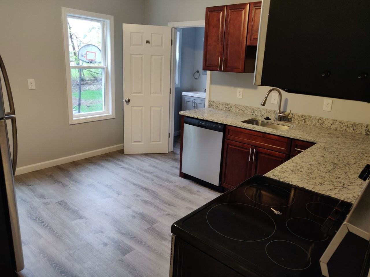 9 Cleveland Ave - Photo 3 of 16