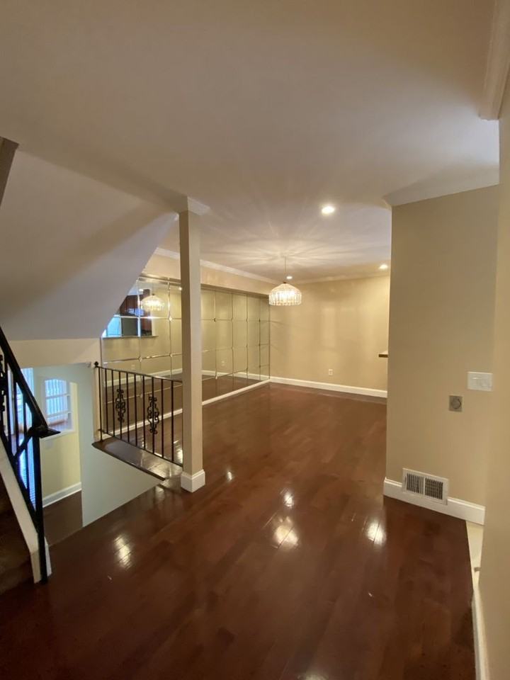11 Jackson Ave - Photo 2 of 18