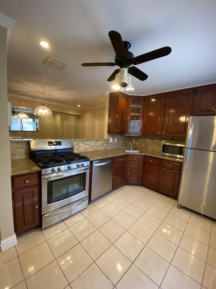 11 Jackson Ave - Photo 3 of 18