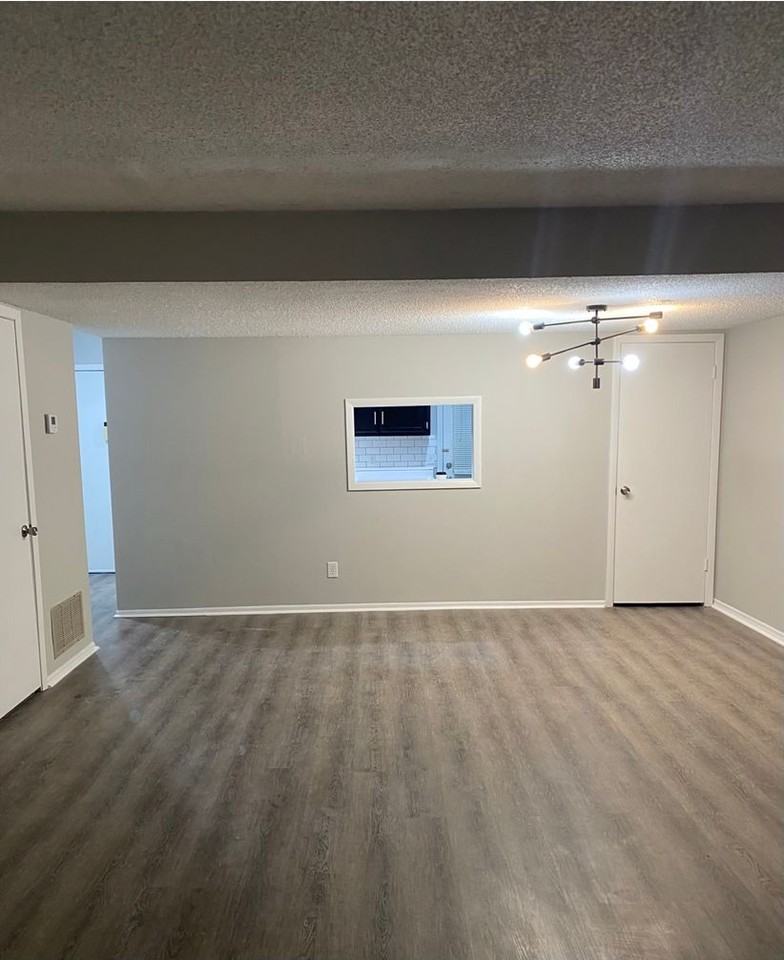 901 Olmstead Dr #33 - Photo 4 of 11
