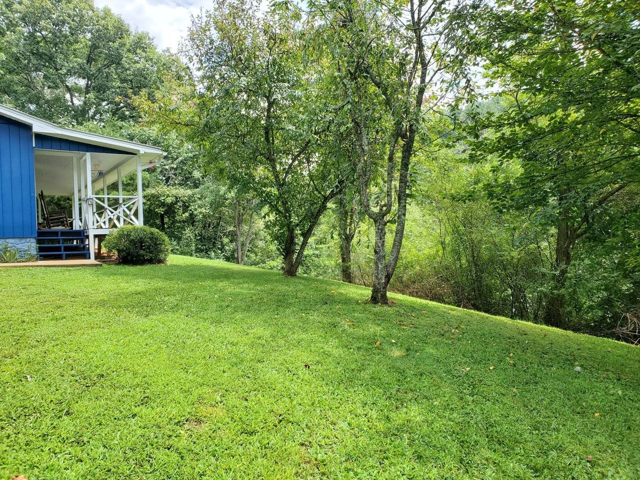 1237 N River Rd - Photo 2 of 38