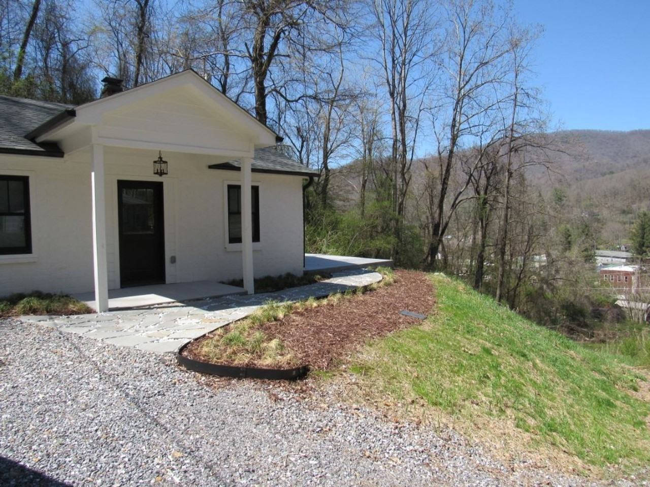42 Edgewood St - Photo 2 of 19