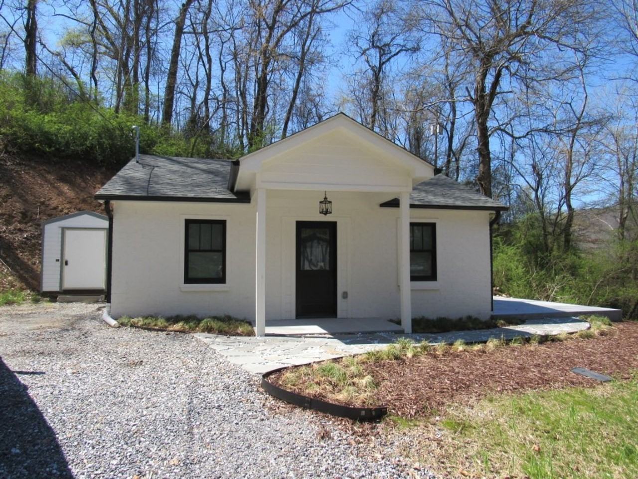 42 Edgewood St - Photo 3 of 19