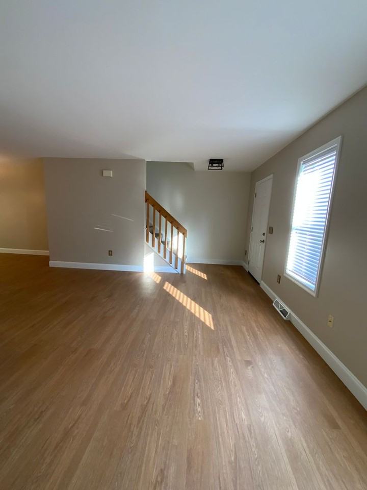 42 Westpointe Dr - Photo 2 of 34