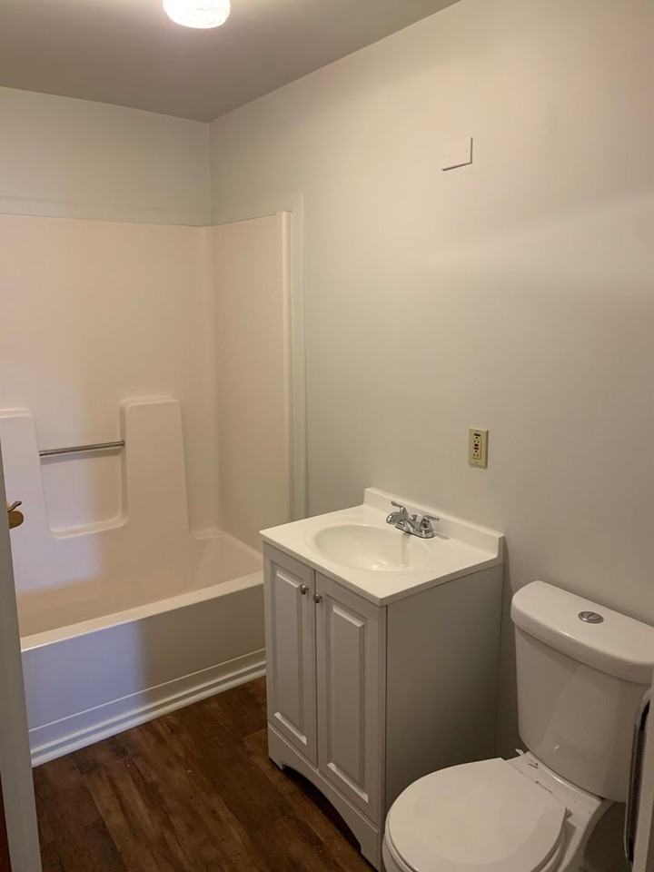 156 Ann St - Photo 2 of 11