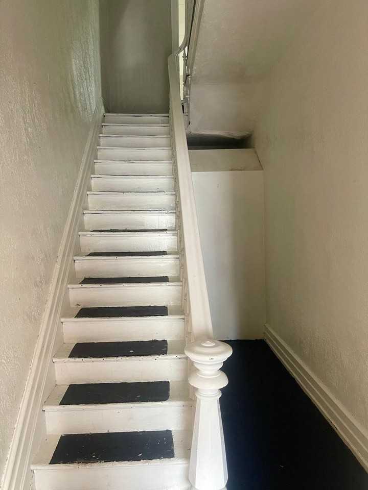 203 N 2nd - Photo 2 of 11