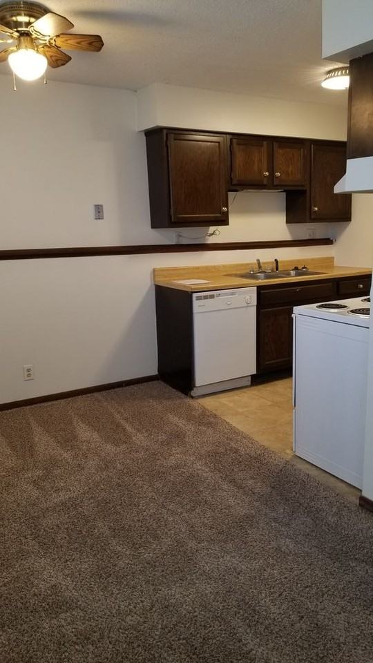 305 Clymer Rd - Photo 2 of 11