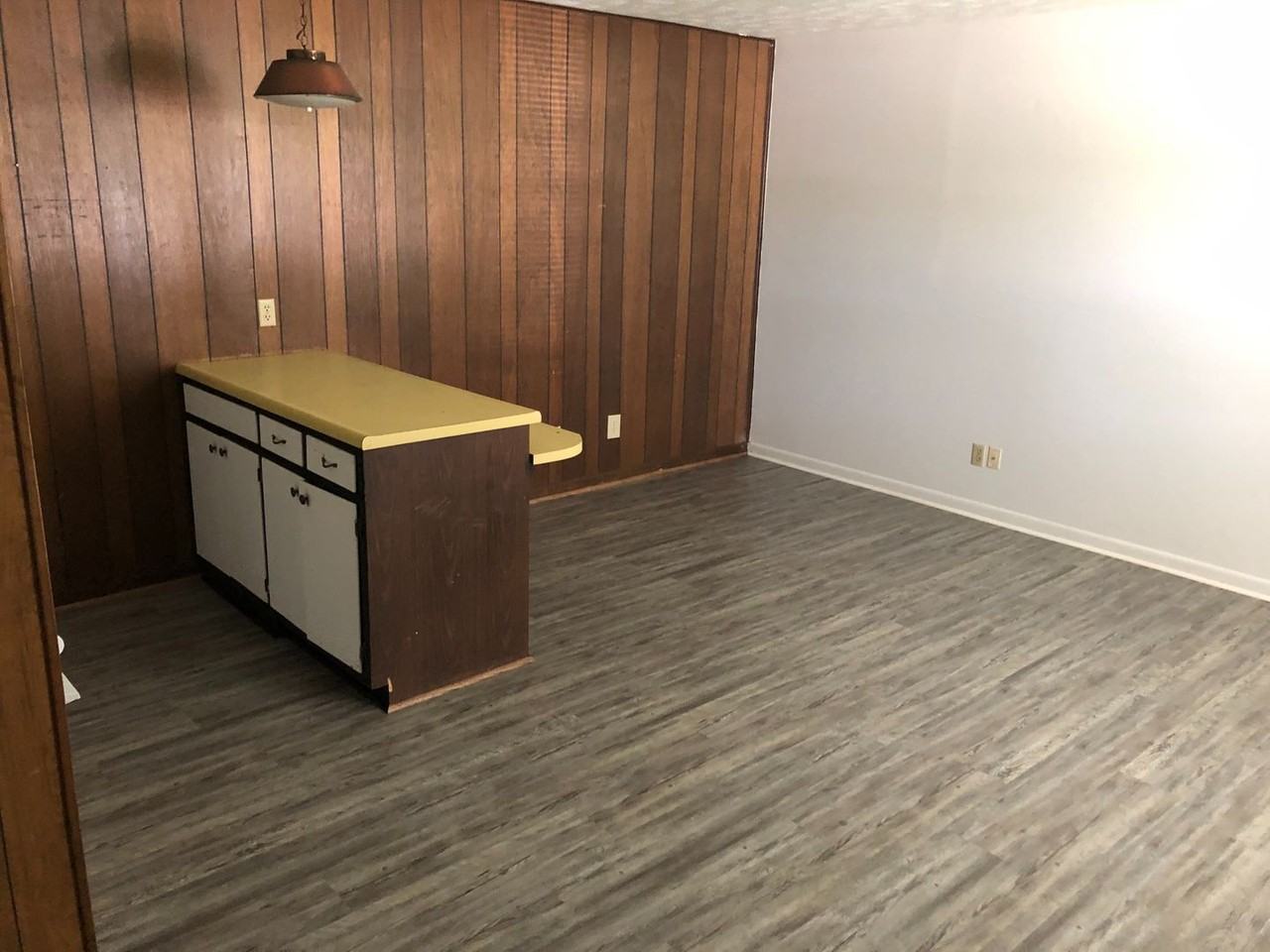 607 College St, SW - Photo 2 of 6